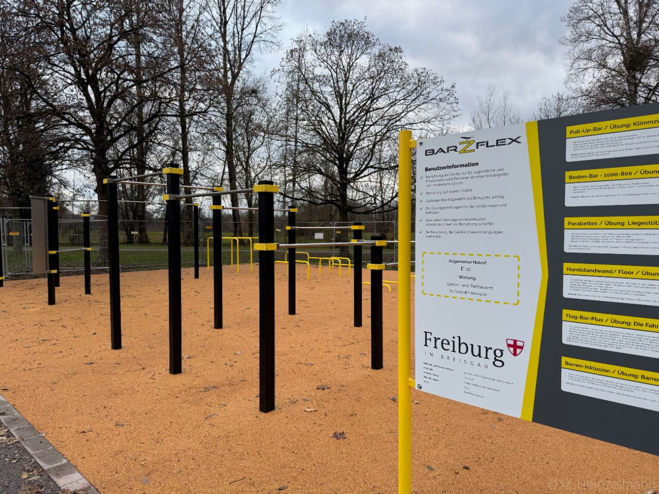 Calisthenicsanlage im Dietenbachpark in Freiburg Weingarten